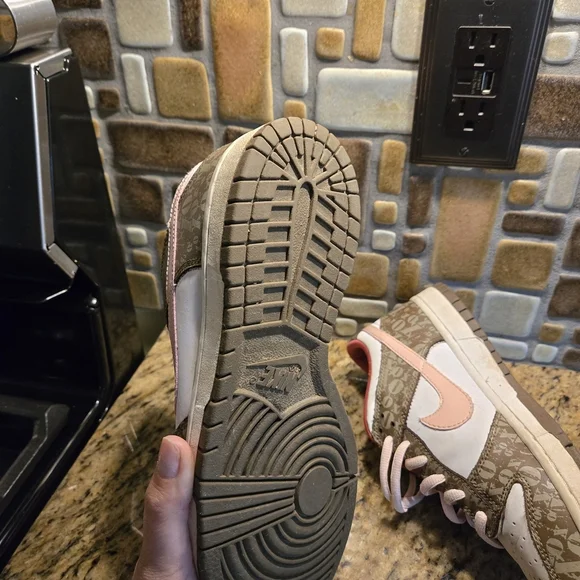 Vintage Nike Dunk Low XOXO Valentine's Day Size 7Y - Picture 8 of 9